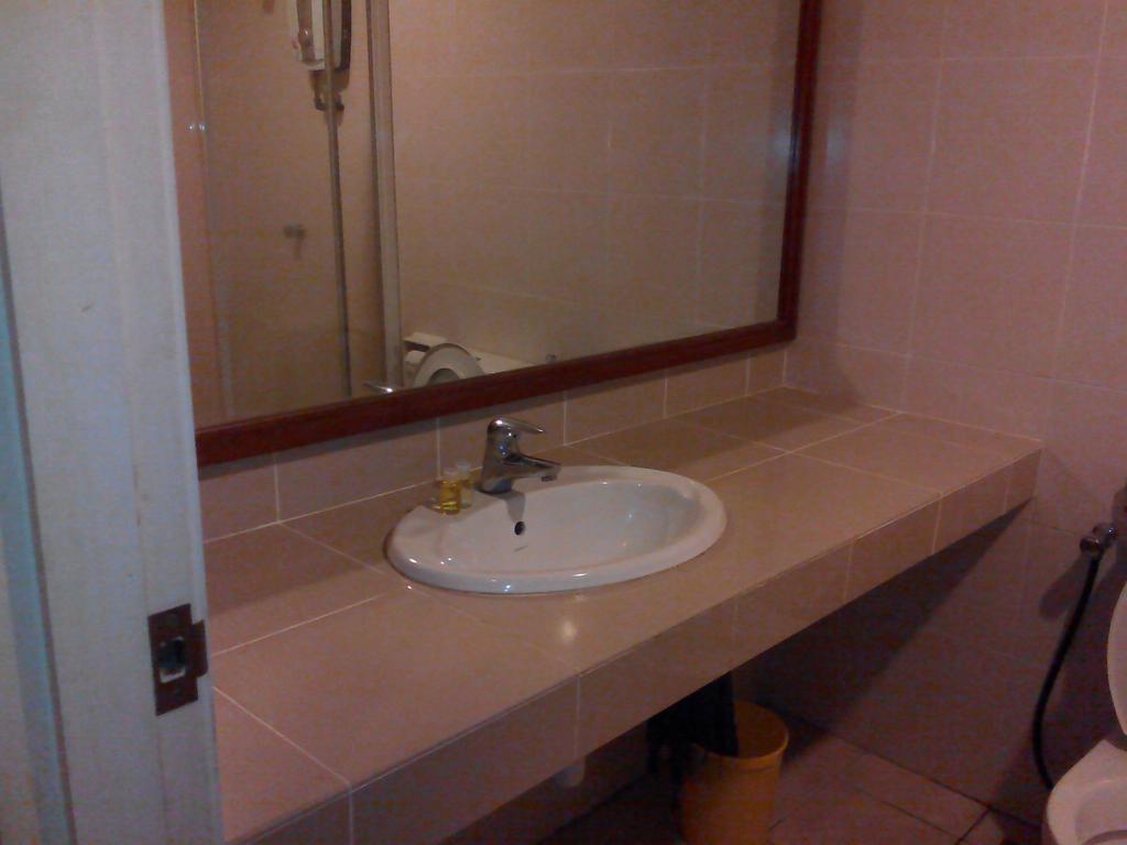 Richone Maluri Private *