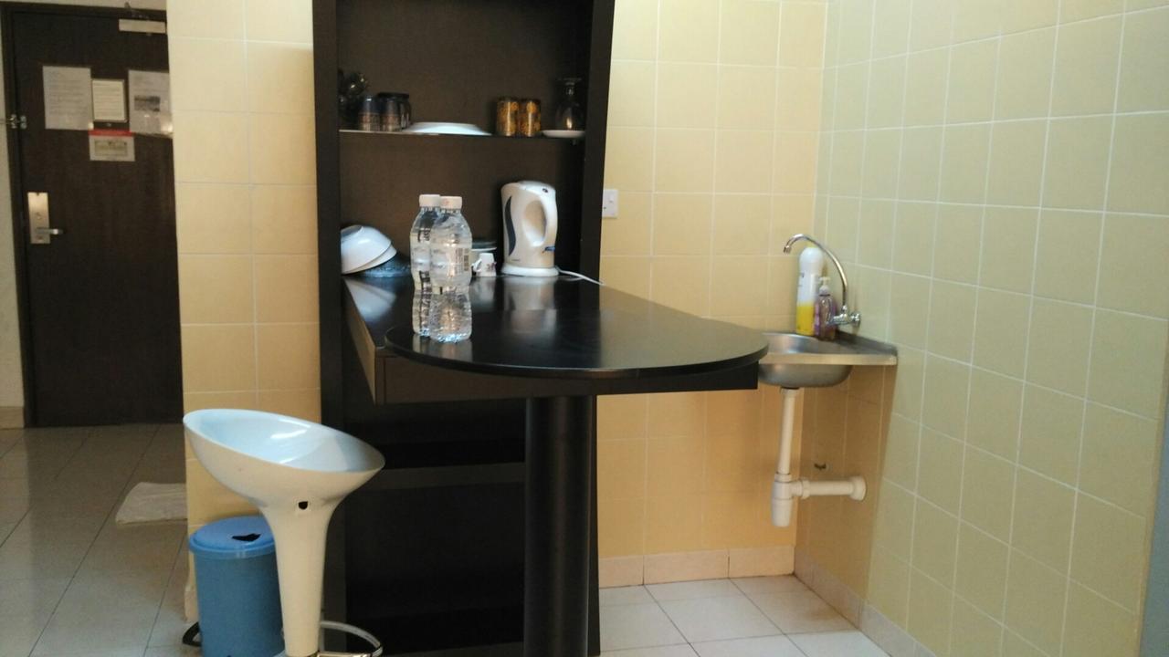 Richone Maluri Private *
